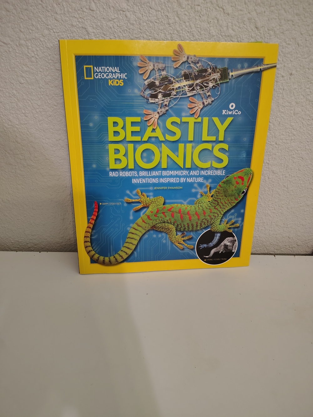National Geographic Kids Beastly Bionics Book Magazine Kiwico Edition Media